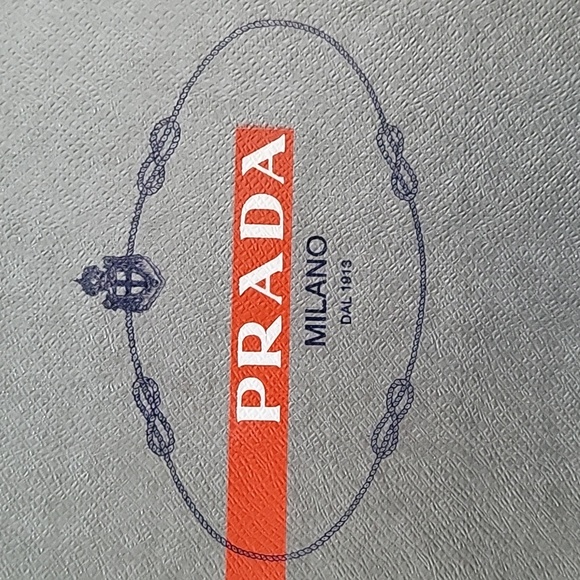 Prada pumps - Picture 2 of 9